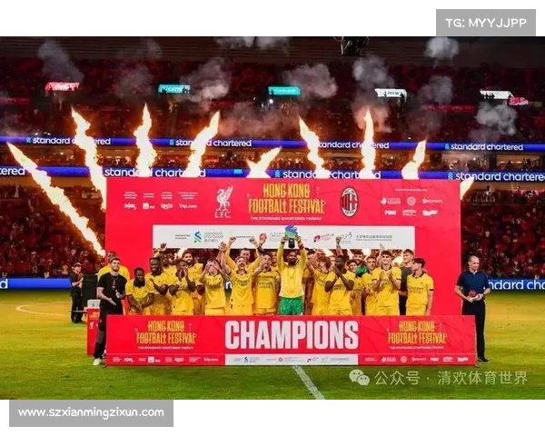 白衣红衣交织热刺看台 阿森纳球迷卧底香港行现场引热议 白衣红衣交织热刺看台 阿森纳球迷卧底香港行现场引热议